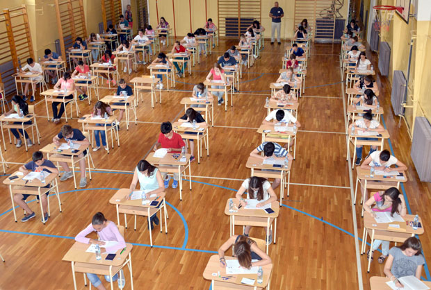 Мала матура: Погледајте решења комбинованог теста(ФОТО)